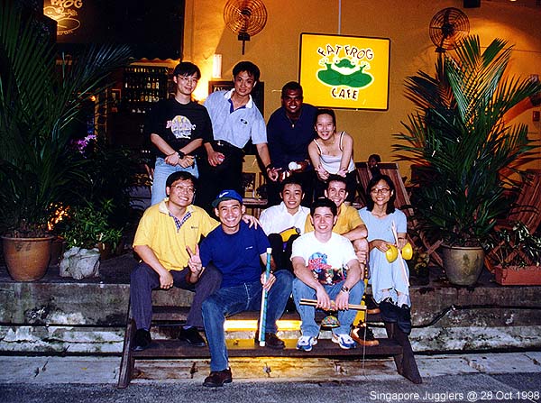 Singapore Jugglers @ the Fat Frog Cafe